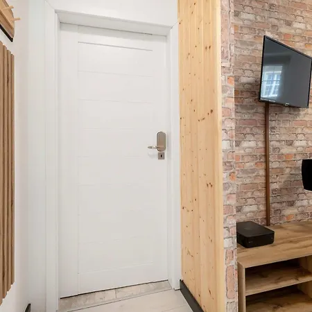 Functional In Center By Renters شقة غدانسك